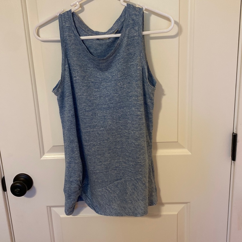Linen tank with a twist